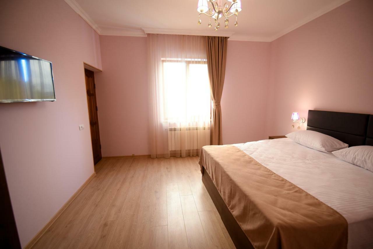 Royal Palace Hotel Vanadzor Kültér fotó